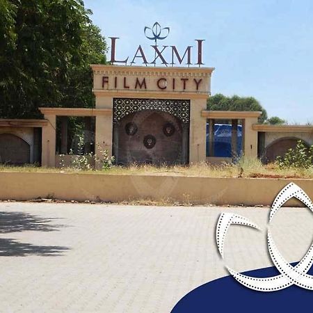 Laxmi Film City Resort Vadodara Dış mekan fotoğraf