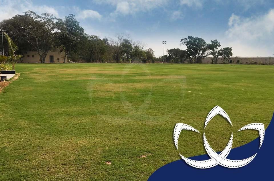 Laxmi Film City Resort Vadodara Dış mekan fotoğraf